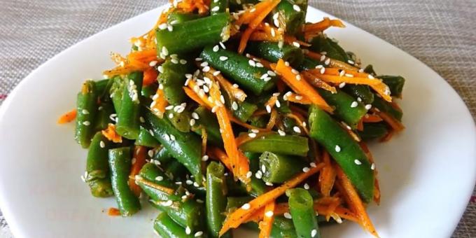 व्यंजनों: ग्रीन बीन्स और कोरियाई में गाजर