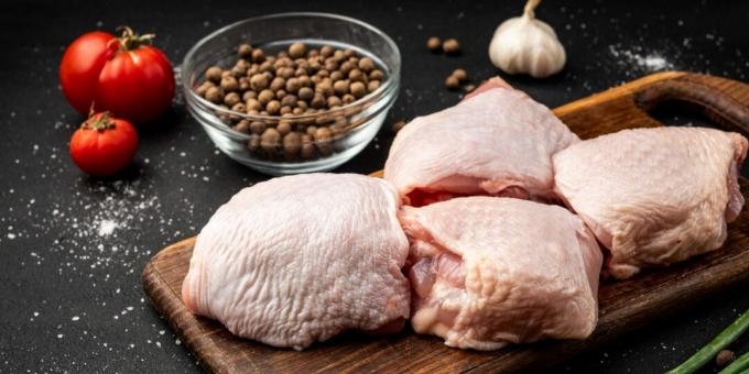 चिकन जांघों को कैसे और कितना पकाने के लिए: ठंडा चिकन जांघों