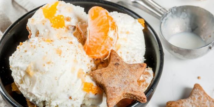 मलाई और गाढ़ा दूध के साथ नारंगी आइसक्रीम