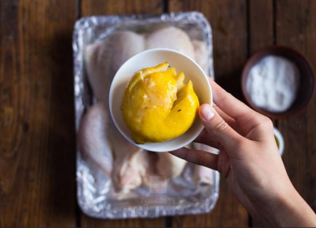 चिकन पकाने के लिए कैसे: स्वाद के लिए नींबू