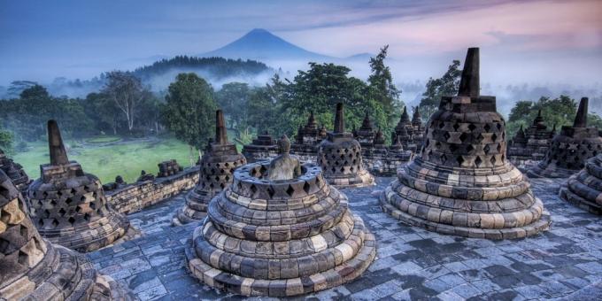 एशियाई क्षेत्र व्यर्थ को आकर्षित पर्यटकों में नहीं है: बोरोबुदुर, इंडोनेशिया के मंदिर परिसर