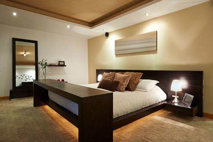 छोटे बेडरूम डिजाइन: अधिक प्रकाश बेहतर