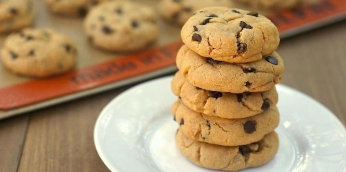 क्लासिक चॉकलेट चिप कुकीज़: स्वादिष्ट कुकीज़ व्यंजनों