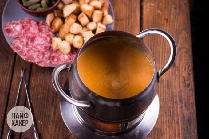 पनीर fondue कुछ भी कर सकते हैं डुबकी