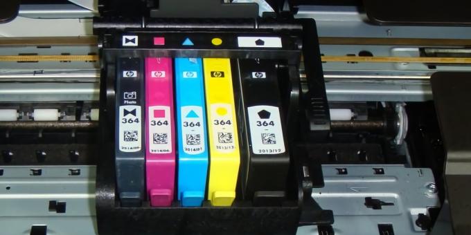एक प्रिंटर का चयन करने के लिए: रंगों की संख्या ध्यान दें