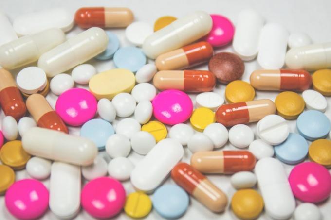 कैसे एक गुणवत्ता दवाओं का चयन करने के: सूची सेवानिवृत्ति दवाओं आप साइट Roszdravnadzor पर देख सकते हैं