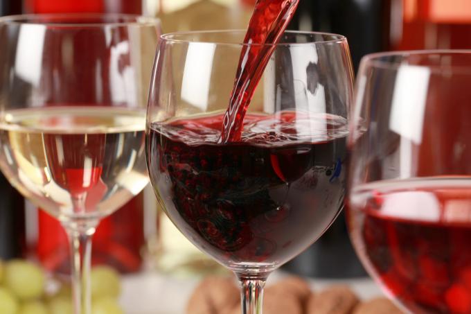शराब की सहन खुराक: आप कितना स्वास्थ्य के लिए नुकसान के बिना पी सकते हैं