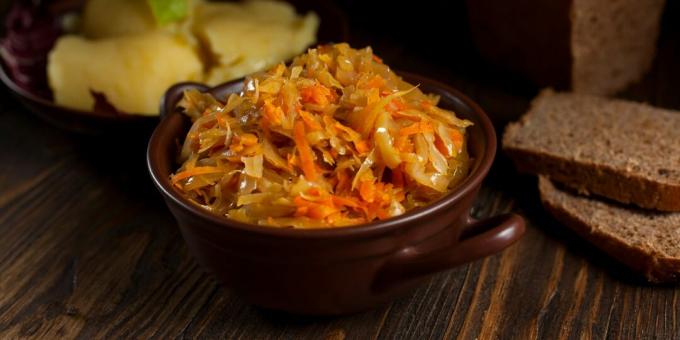 गोभी और गाजर के साथ पेस्टी के लिए भरना: एक सरल नुस्खा