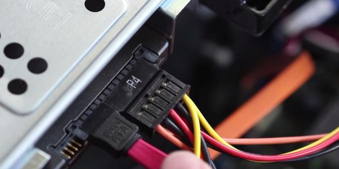 SSD को स्थिर कंप्यूटर से कैसे कनेक्ट करें: डिस्क कनेक्ट करें डिस्क कनेक्ट करें