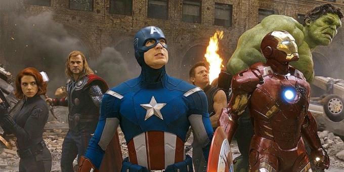 पहले पांच फिल्मों के बाद सभी दर्शकों परिचित सुपरहीरो एक बड़े पैमाने पर विदेशी "एवेंजर्स" में एकजुट