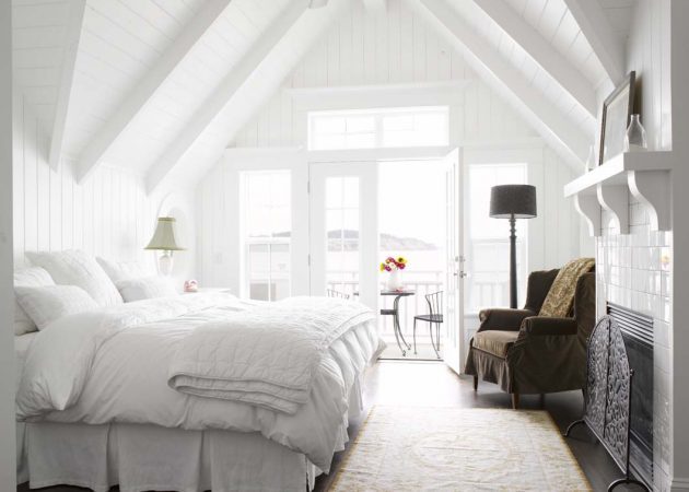 छोटे बेडरूम: सफेद दीवारों