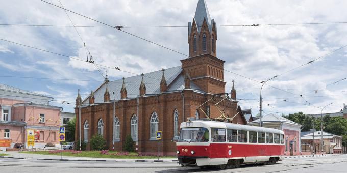 उल्यानोवस्क में क्या देखें: सेंट मैरी के इवेंजेलिकल लूथरन चर्च