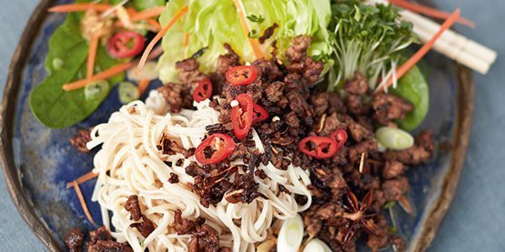 रात के खाने के लिए क्या खाना बनाना: खस्ता मांस एशियाई शैली