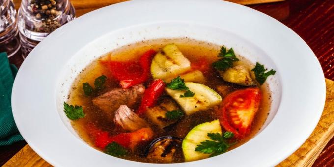 ग्रिल्ड सब्जियों के साथ पोर्क सूप