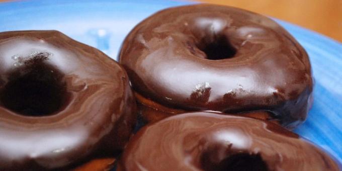डोनट्स व्यंजनों: चॉकलेट डोनट्स