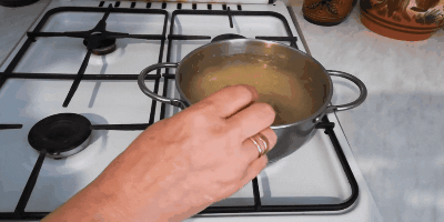 सॉस पैन में नूडल्स कैसे पकाने के लिए