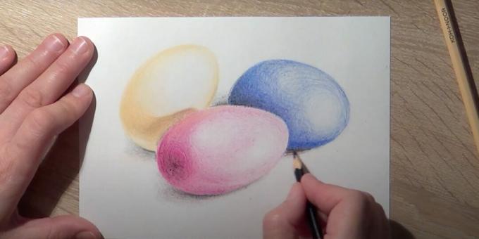 अंडे के ऊपर पेंट करें और छाया को पेंट करें