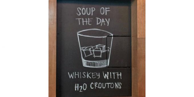 बार और रेस्तरां: व्हिस्की के साथ दिन के सूप