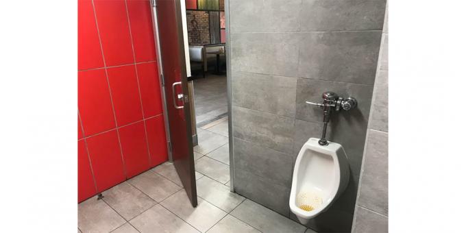 रेस्तरां में शौचालय