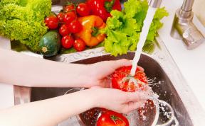 कैसे ठीक से फल और सब्जियों को धोने के लिए
