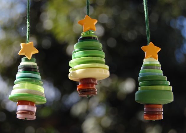 अपने हाथों के साथ खिलौने: सजाने एक क्रिसमस का पेड़