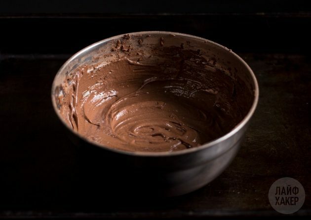 चॉकलेट चिप कुकीज़: आटा बनाते हैं