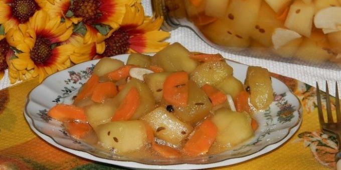सर्दियों के लिए स्क्वाश: तोरी और गाजर और सोया सॉस के सलाद