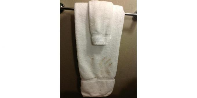 एक बुरा होटल में तौलिए