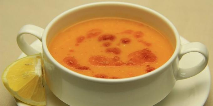 दाल और सब्जियों के सूप