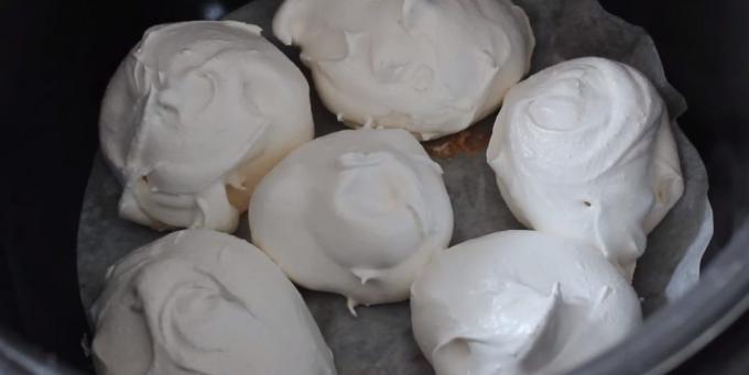 multivarka में meringue के लिए पकाने की विधि: 