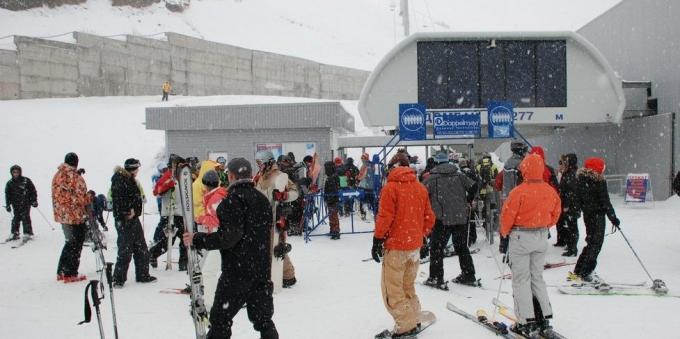 कहाँ स्कीइंग जाने के लिए: Dombay, रूस