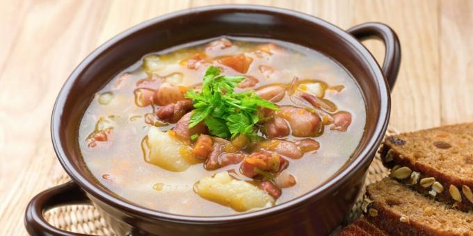सूअर का मांस के साथ बीन सूप: एक सरल नुस्खा