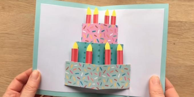 अपने हाथों से एक जन्मदिन का केक के साथ एक ग्रीटिंग कार्ड बनाने के लिए