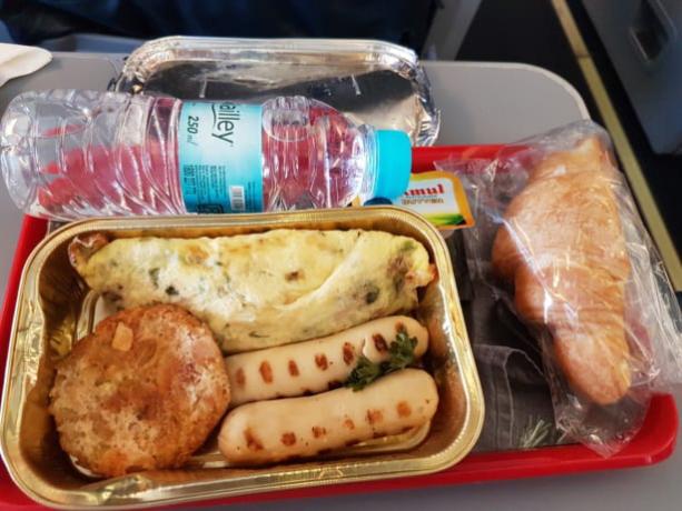 चिकन या मांस? भोजन विमानों घृणित के 11 उदाहरण