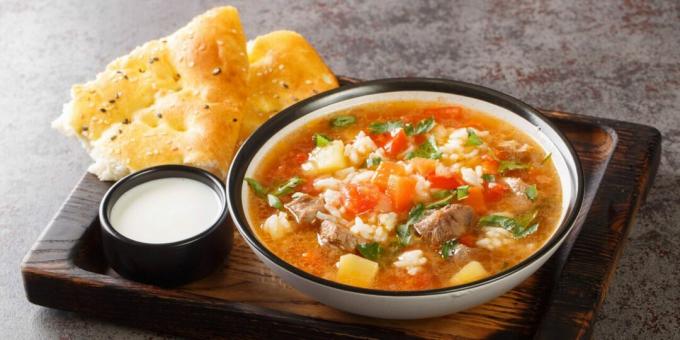 मस्तवा - गोमांस और चावल के साथ उज़्बेक सूप
