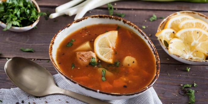 डिब्बाबंद मछली के साथ टमाटर का सूप