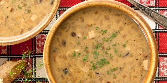 आटा और मलाई के साथ सूखे से बेहतरीन किस्म मशरूम की सूप