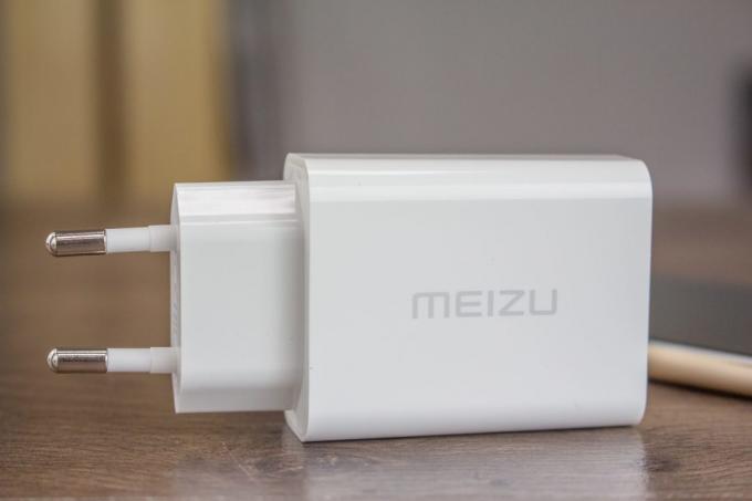 Meizu प्रो 6: चार्जर
