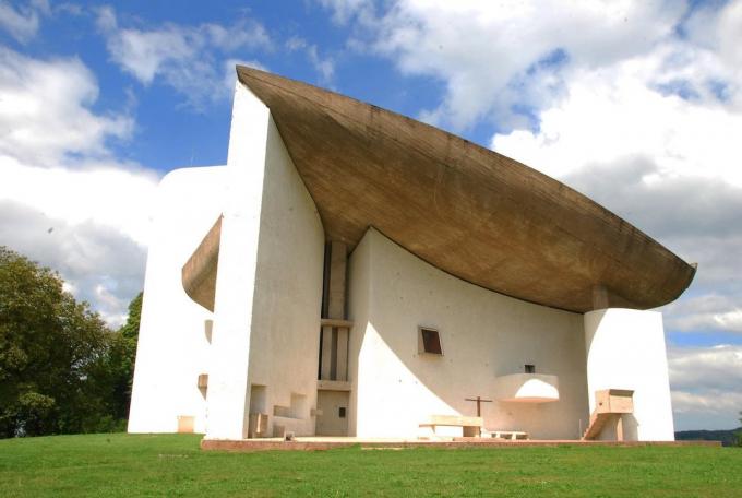यूरोपीय वास्तुकला: Le Corbusier के शपैल ला नोट्रे डेम du Haut