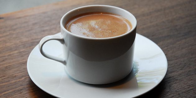 क्या कॉफी में जोड़ने के लिए: कोको पाउडर
