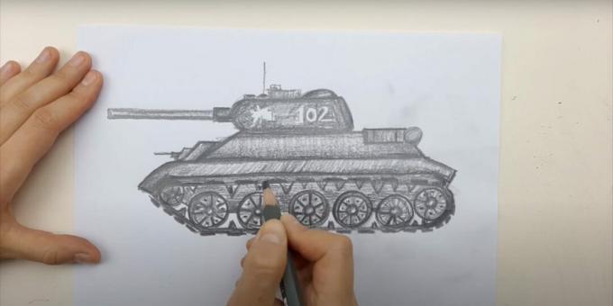 एक टैंक कैसे आकर्षित करें: टैंक के ऊपर पूरी तरह से पेंट करें