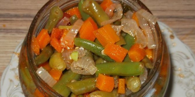 कैसे सर्दियों गाजर के लिए तैयार करने के लिए: गाजर और हरी फली की सलाद